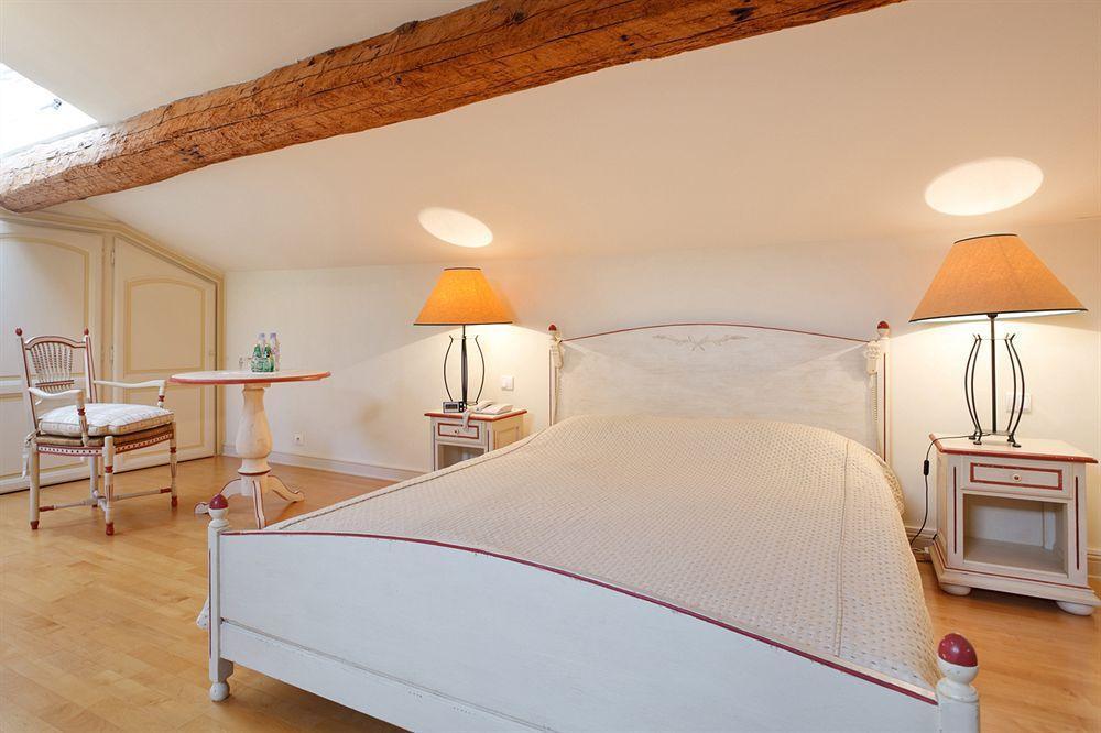 Chateau Les Crostes Hotel Лорг Екстериор снимка