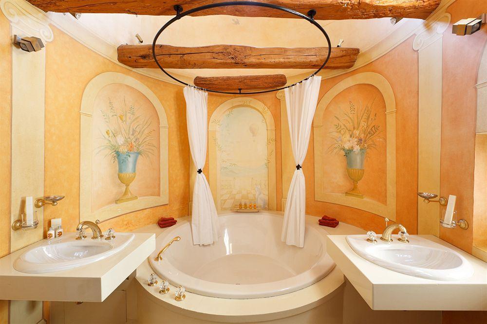Chateau Les Crostes Hotel Лорг Екстериор снимка