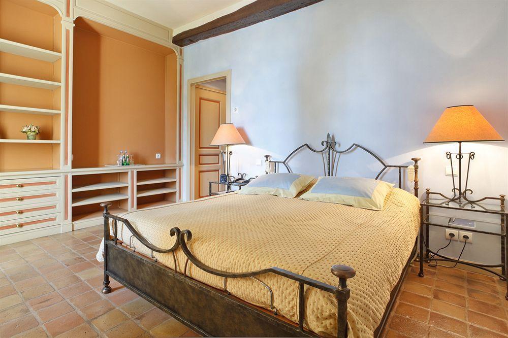Chateau Les Crostes Hotel Лорг Екстериор снимка