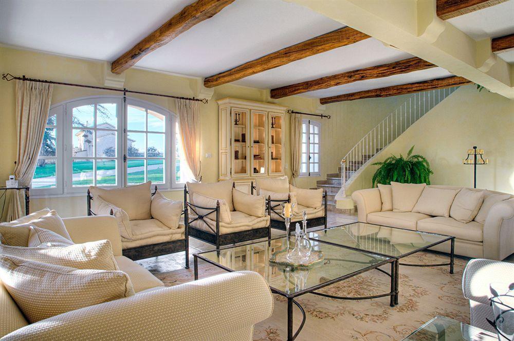Chateau Les Crostes Hotel Лорг Екстериор снимка